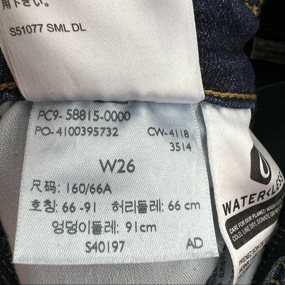 LEVI’S Skinny Overalls in Dark Wash, Size 26 - Picture 11 of 11